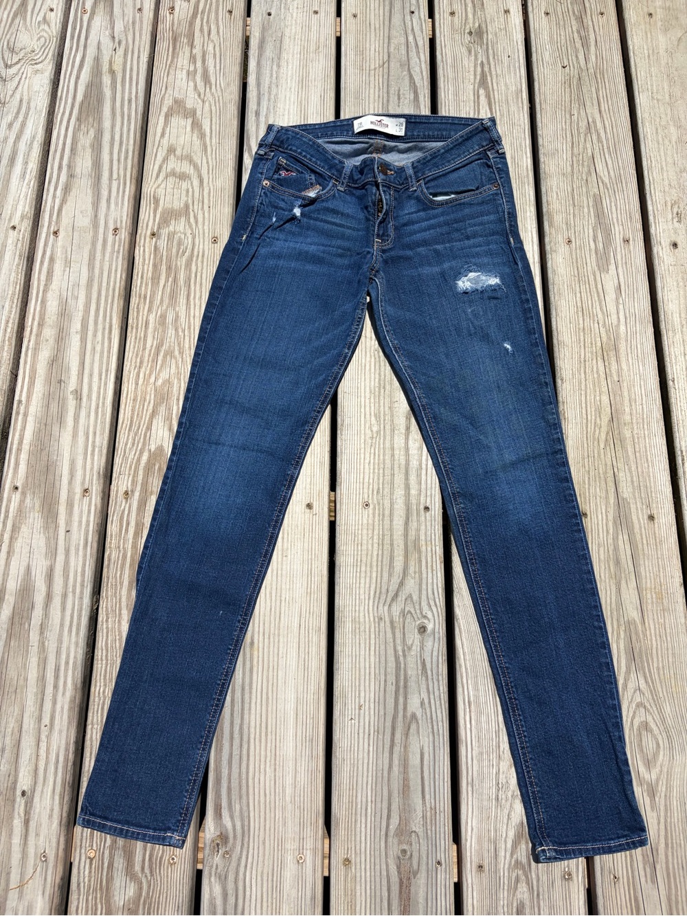 Hollister Jeans Women’s 7 Med Wash Distressed Skinny Fit Low Rise Tapered Leg